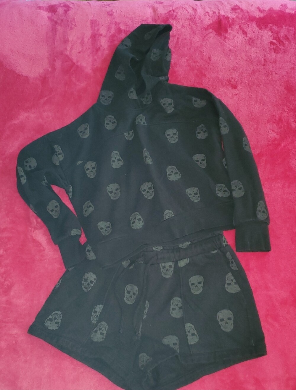 Black Skull Print Woman's Hoodie & Shorts Set